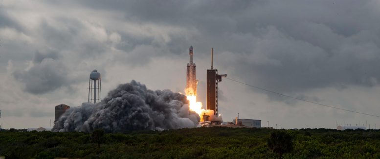 SpaceX Falcon Heavy Rocket Launches With Psyche Spacecraft Onboard